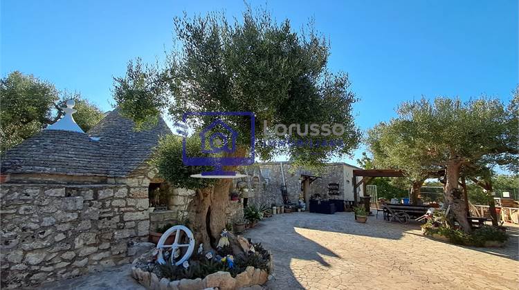 FABBRICATO CON TRULLI